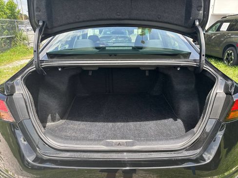 Used 2025 Nissan Altima 2.5 SV FWD image 27