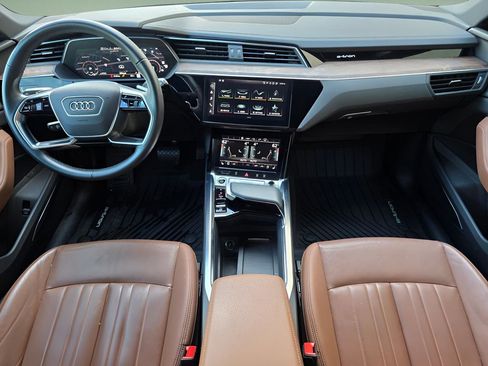 Used 2022 Audi e-tron Premium Plus AWD/4WD image 23