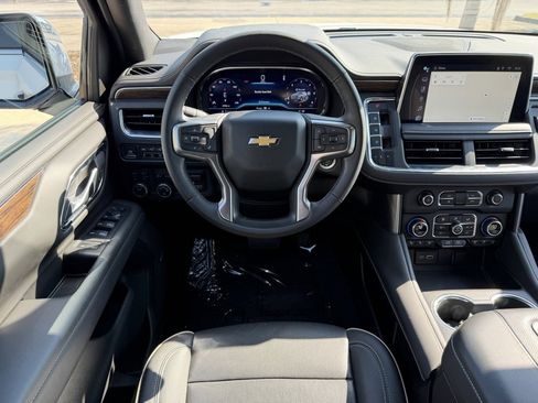 Used 2024 Chevrolet Tahoe Premier w/ Premium Package image 2