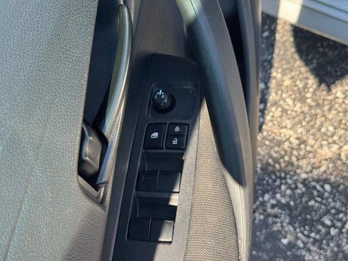 Used 2024 Toyota Corolla LE FWD image 21
