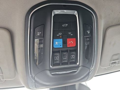 Used 2024 Jeep Grand Cherokee Limited AWD/4WD image 34