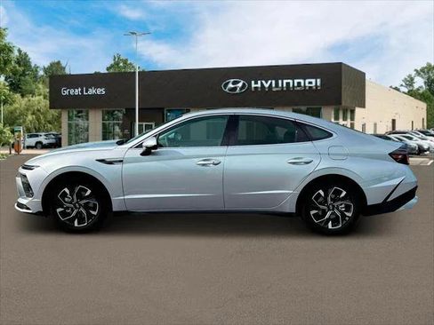 New 2025 Hyundai Sonata SEL image 3