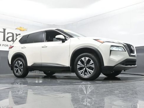 Used 2021 Nissan Rogue SV AWD/4WD image 2