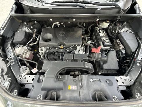 Used 2021 Toyota RAV4 XLE FWD image 27