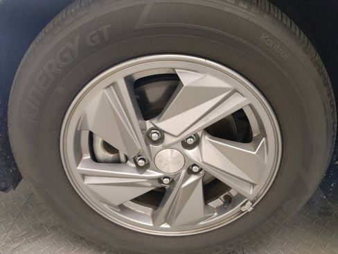 Used 2024 Hyundai Elantra SE FWD image 31