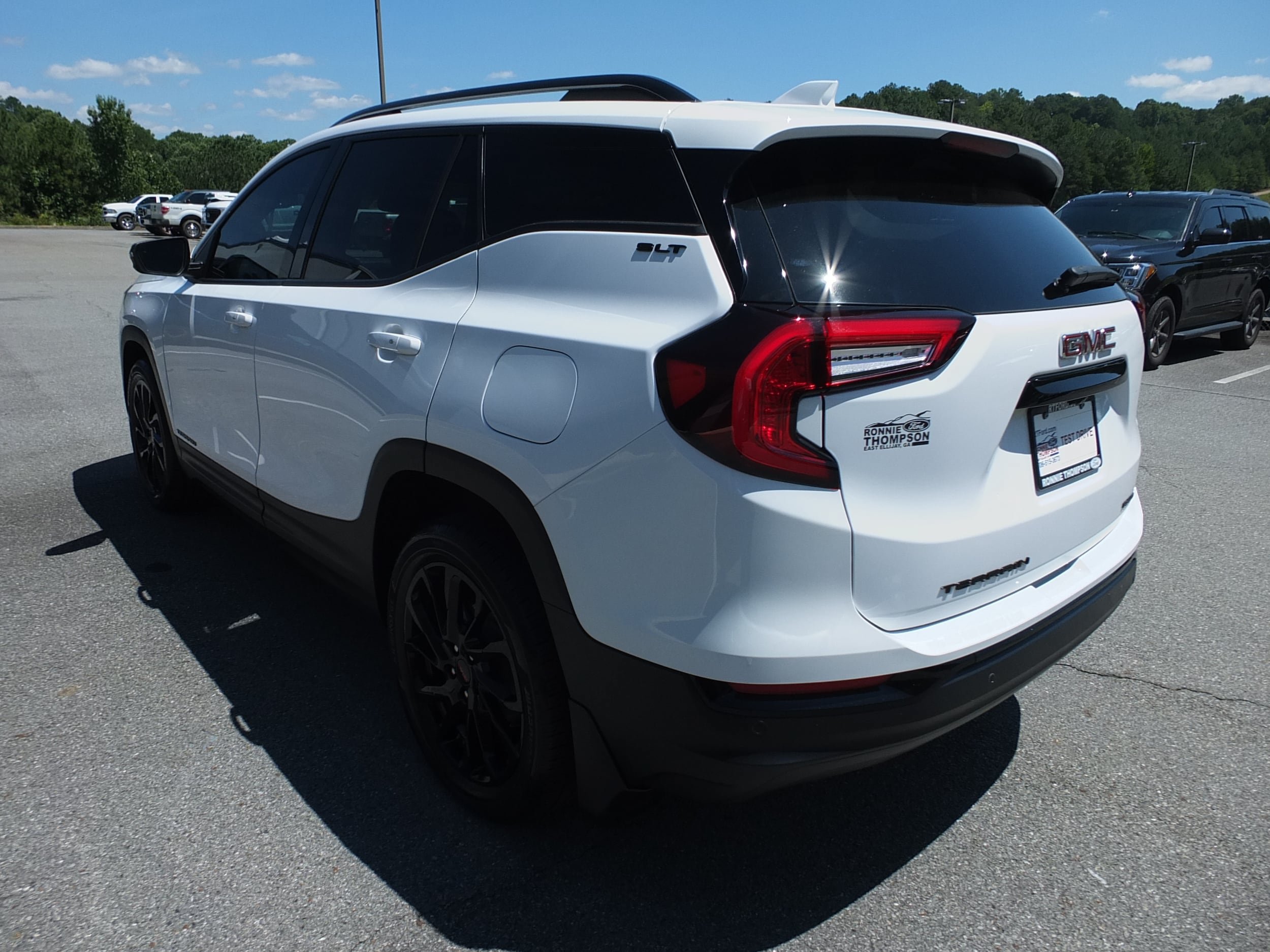 Used 2024 GMC Terrain SLT w/ Tech Package AWD/4WD image 5