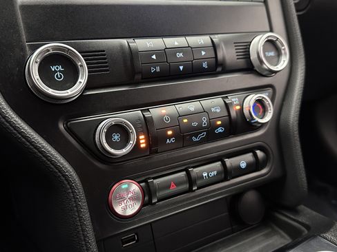 Used 2020 Ford Mustang Coupe RWD image 14