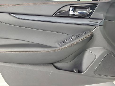 Used 2023 Nissan Maxima SR w/ Sport Mat Group image 18