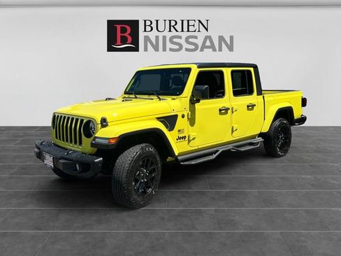 Used 2023 Jeep Gladiator Sport AWD/4WD image 1