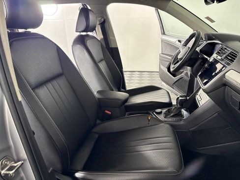 Used 2023 Volkswagen Tiguan SE AWD/4WD image 35