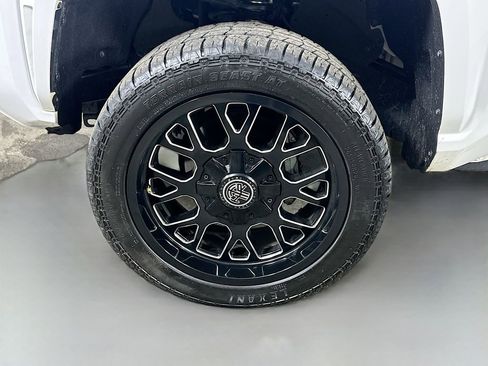 Used 2025 Toyota Tacoma SR image 8