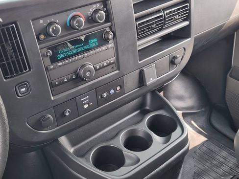 Used 2025 Chevrolet Express 3500 LS RWD image 19