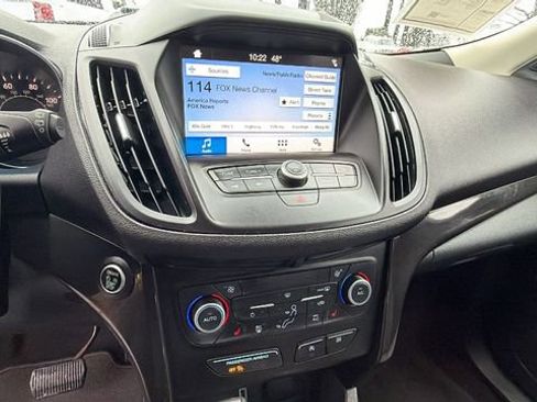 Used 2019 Ford Escape SE image 25