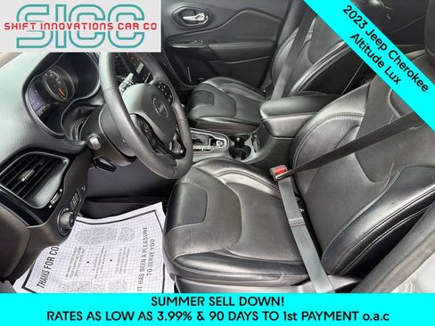 Used 2023 Jeep Cherokee Altitude Lux AWD/4WD image 14
