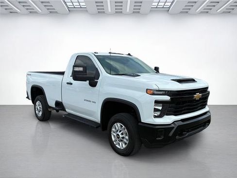 Used 2025 Chevrolet Silverado 2500 W/T AWD/4WD image 2
