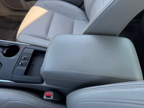 Certified 2016 Toyota Camry XLE FWD image 27