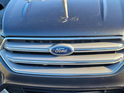 Used 2019 Ford Escape Titanium image 27