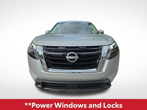 Used 2024 Nissan Pathfinder SV AWD/4WD image 5