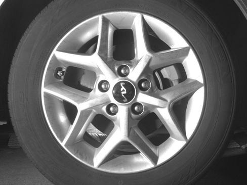 Used 2025 Kia Soul LX w/ LX Technology Package FWD image 18