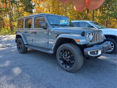 Used 2024 Jeep Wrangler Unlimited Sahara w/ Technology Group