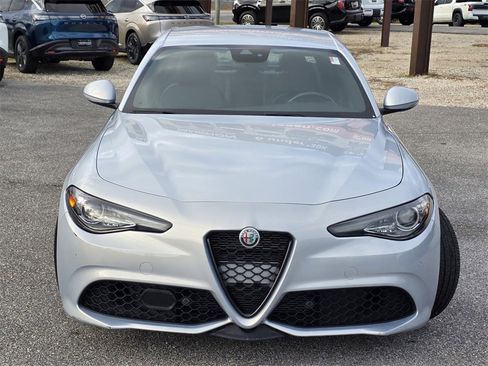 Used 2023 Alfa Romeo Giulia Sprint image 3