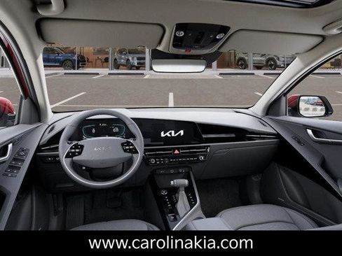 New 2025 Kia Niro SX image 15