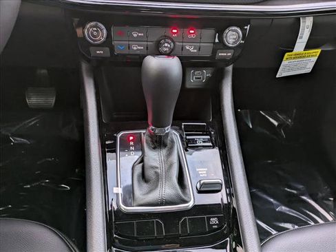 New 2026 Jeep Compass Latitude AWD/4WD image 15