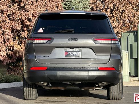 Used 2022 Jeep Grand Cherokee L Laredo image 5