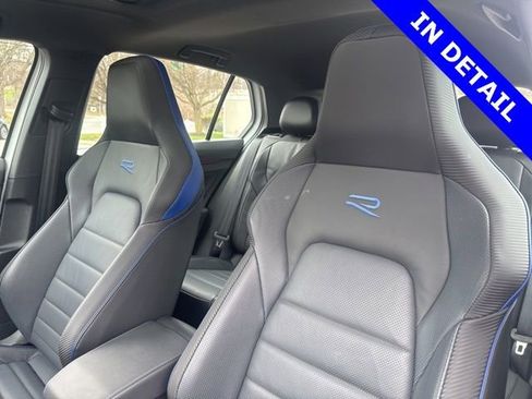 Used 2024 Volkswagen Golf R image 9