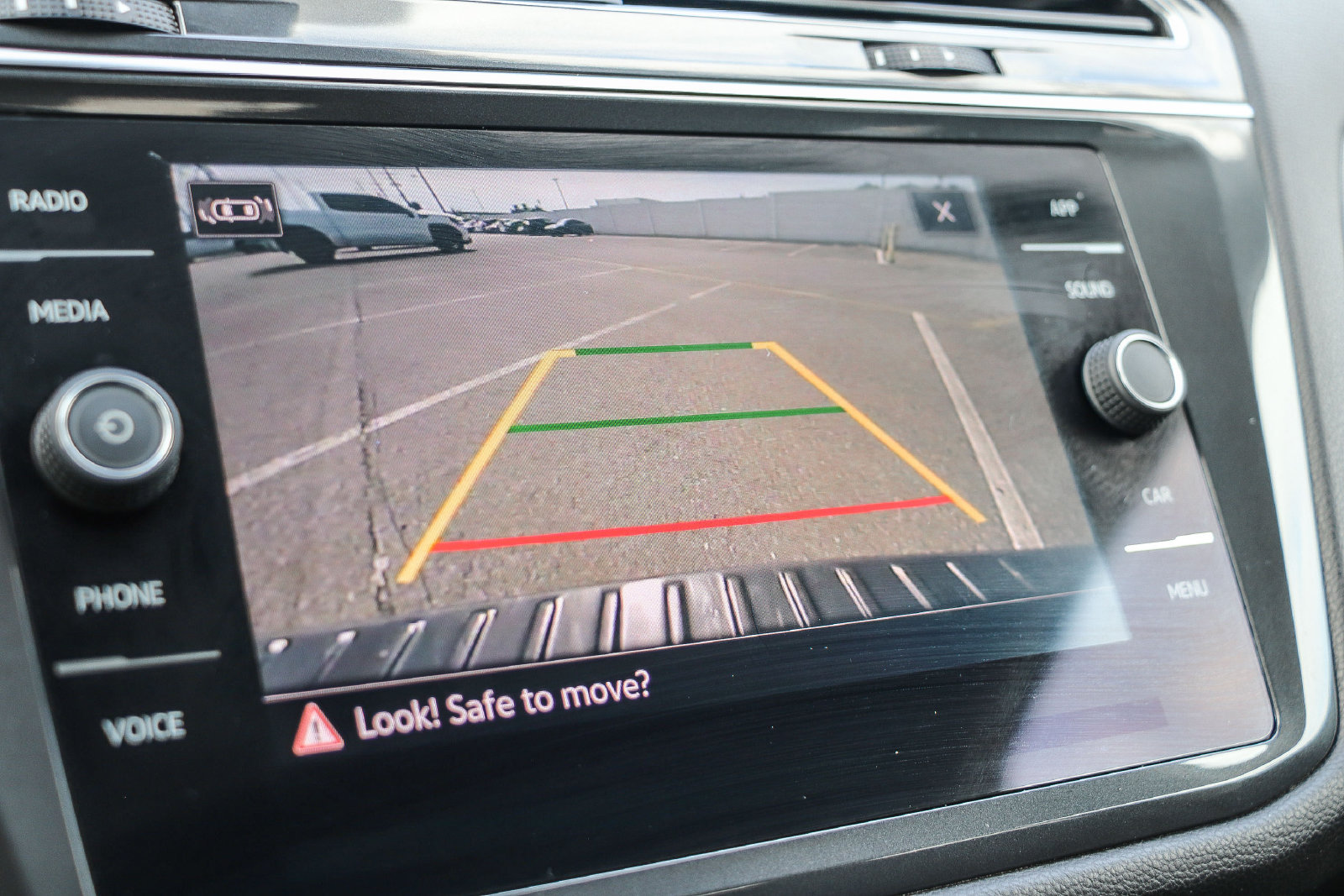Used 2023 Volkswagen Tiguan SE FWD image 25
