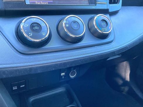 Used 2017 Toyota RAV4 LE image 31
