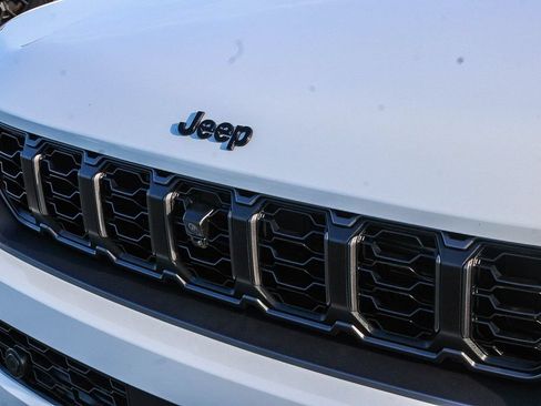 New 2026 Jeep Grand Cherokee L Limited AWD/4WD image 6