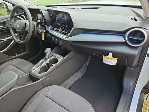 New 2026 Chevrolet Trax LS w/ LS Convenience Package FWD image 28