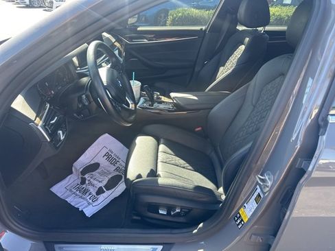 Used 2022 BMW 530i xDrive w/ Premium Package image 18