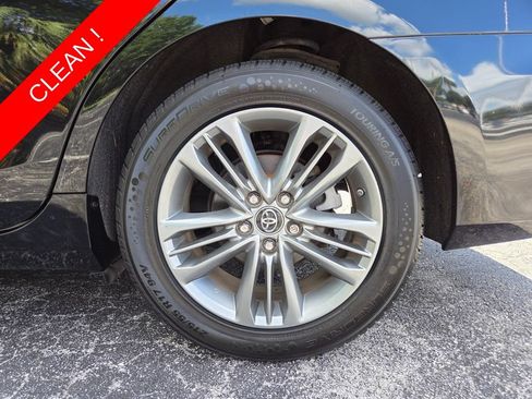 Certified 2017 Toyota Camry SE w/ Moonroof Package FWD image 19