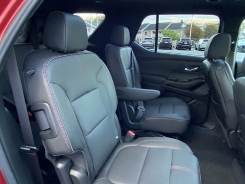 Used 2023 Chevrolet Traverse RS image 25