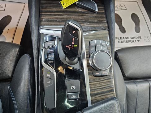 Used 2019 BMW 530i w/ M Sport Package RWD image 35