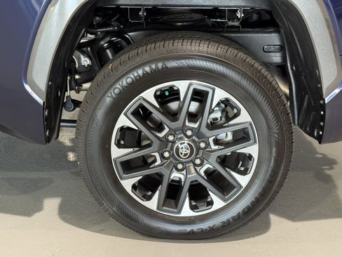 Used 2025 Toyota Tundra Limited image 41