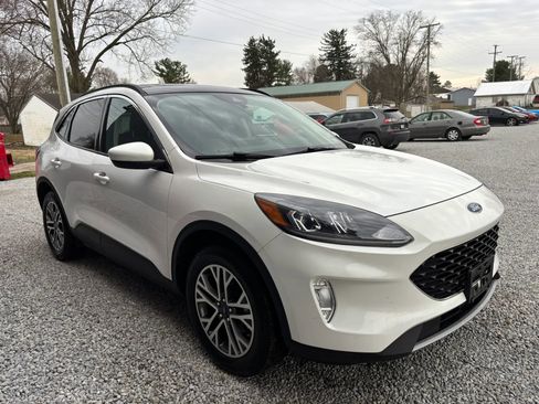 Used 2020 Ford Escape SEL image 9