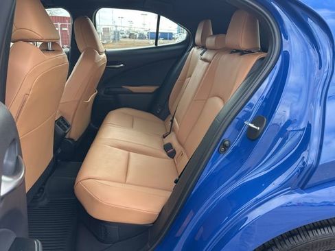 Used 2025 Lexus UX 300h AWD w/ Cold Area Package image 15