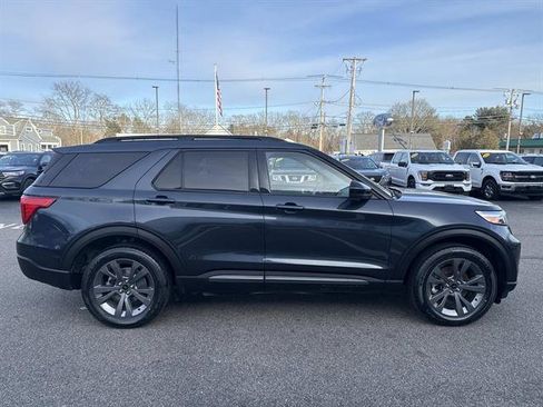 Certified 2022 Ford Explorer XLT w/ Equipment Group 202A image 10