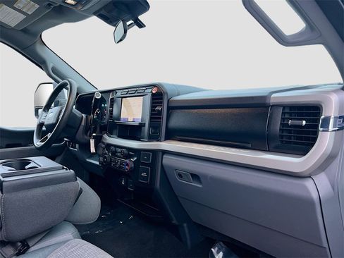 Used 2024 Ford F250 XLT image 26