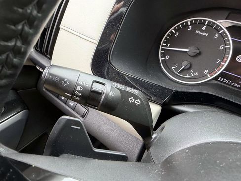 Used 2022 Nissan Pathfinder SL image 26