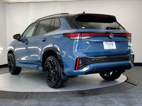New 2026 Volkswagen Tiguan SE R-Line AWD/4WD image 2