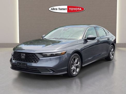 Used 2024 Honda Accord EX image 2