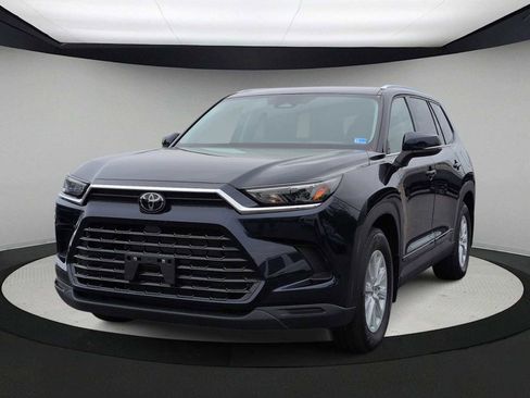 Used 2024 Toyota Grand Highlander AWD image 4