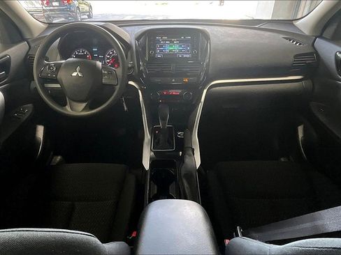 Used 2025 Mitsubishi Eclipse Cross ES image 6