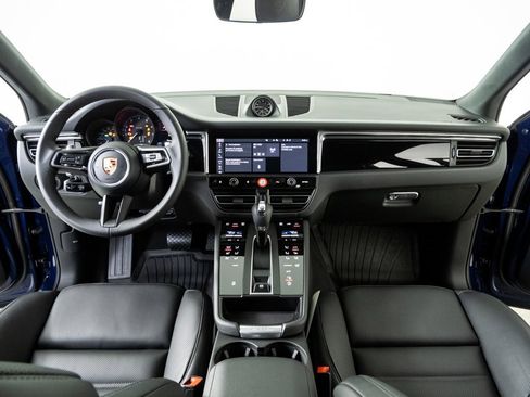 New 2026 Porsche Macan image 19