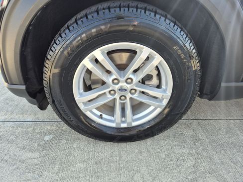 Certified 2022 Ford Explorer XLT RWD image 19