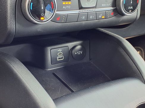 Used 2025 Ford Escape ST-Line w/ Cold Weather Package AWD/4WD image 15